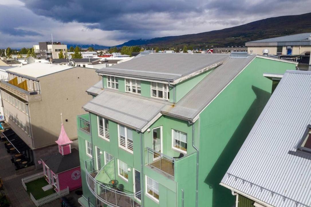 Penthouse On The Main Street, Town Center Akureyri Apartment Exterior photo